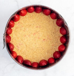 Strawberry Couscous Cheesecake – preparation step 5