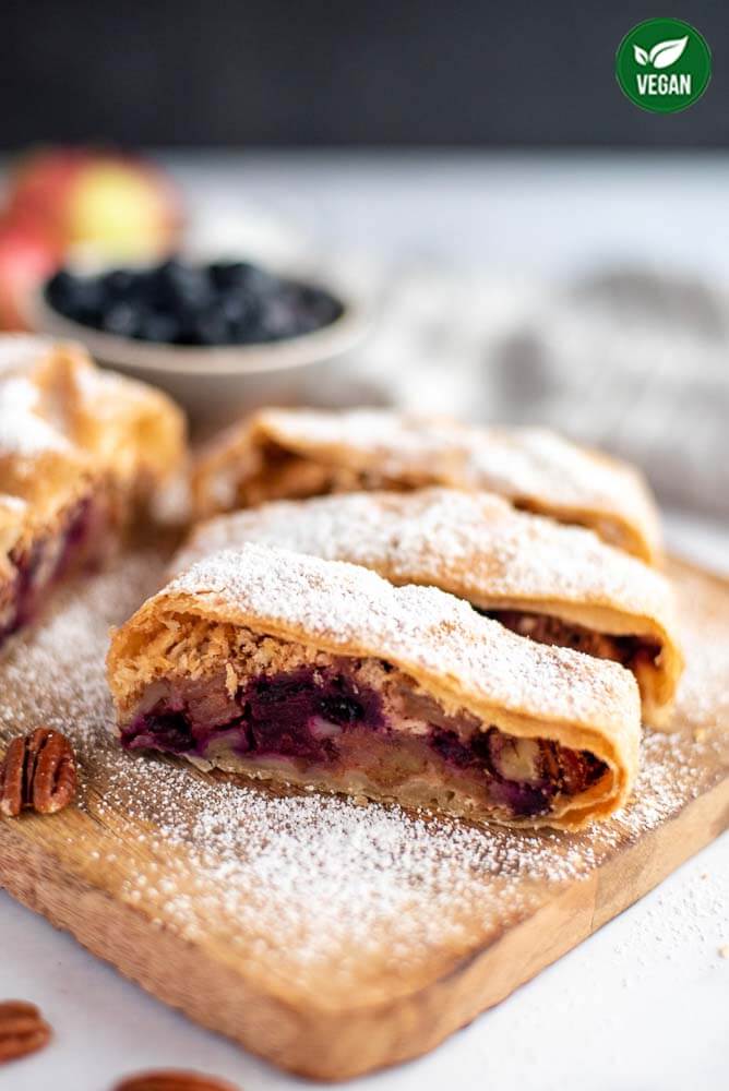 Apple And Blueberry Strudel – preparation step 16
