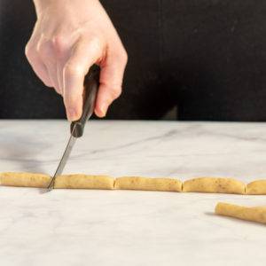 Walnut Crescent Biscuits – preparation step 1