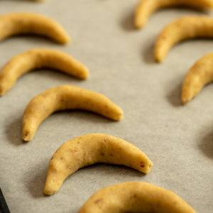 Walnut Crescent Biscuits – preparation step 4