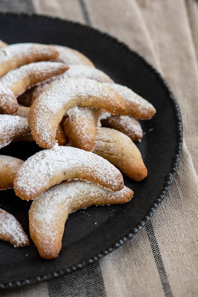 Walnut Crescent Biscuits – preparation step 5