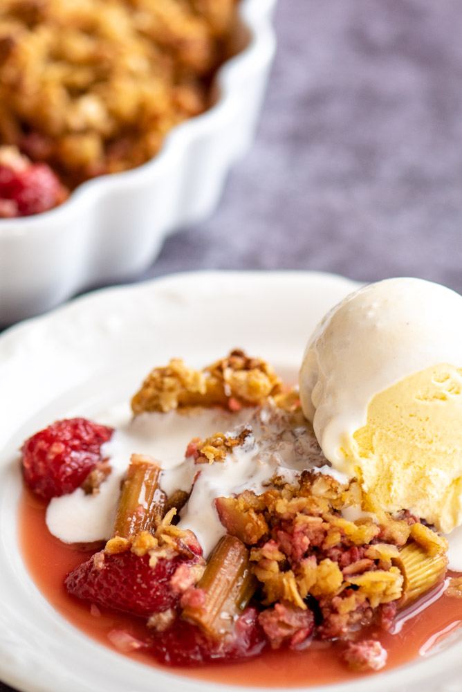Strawberry & Rhubarb Crumble