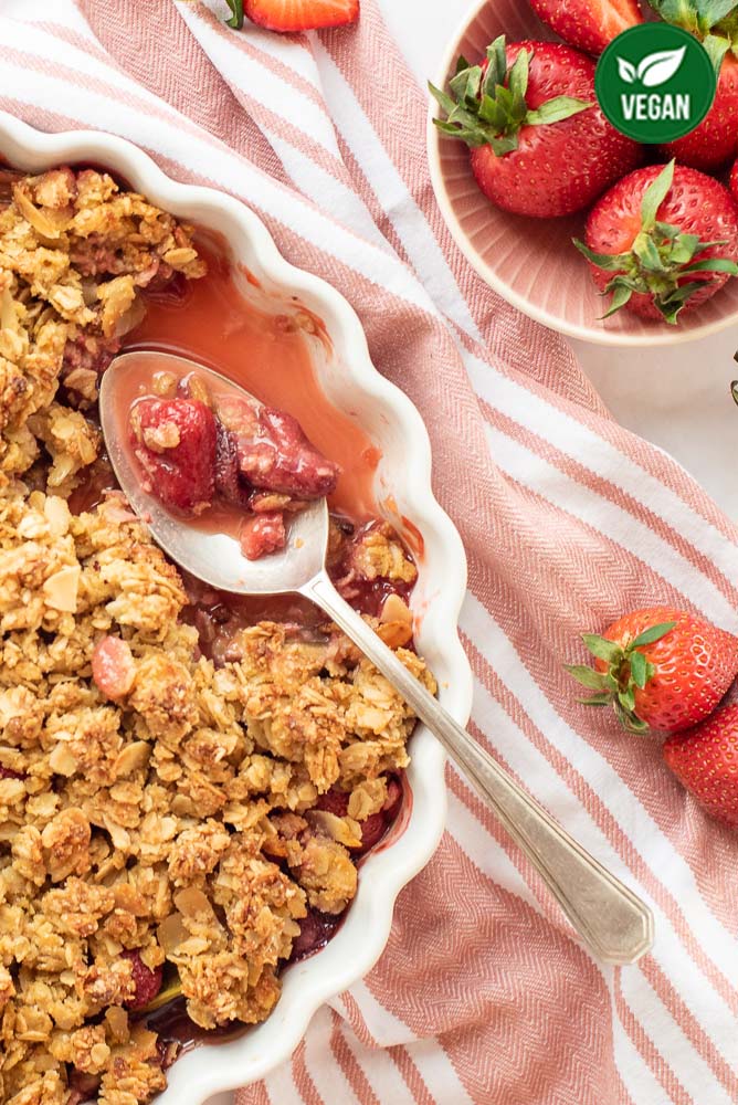 Strawberry & Rhubarb Crumble – preparation step 6