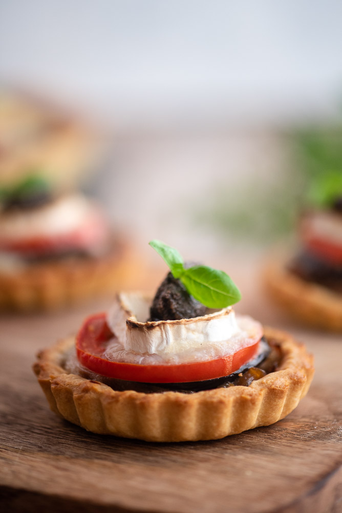 Caramelised Onion & Goats Cheese Tart – preparation step 4