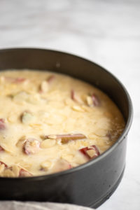 Rhubarb Marzipan Cake – preparation step 5